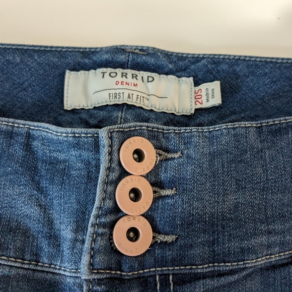 Torrid Women's Pink buttons Striped Super Soft Stretch Jeggings Size 20S - Picture 3 of 6